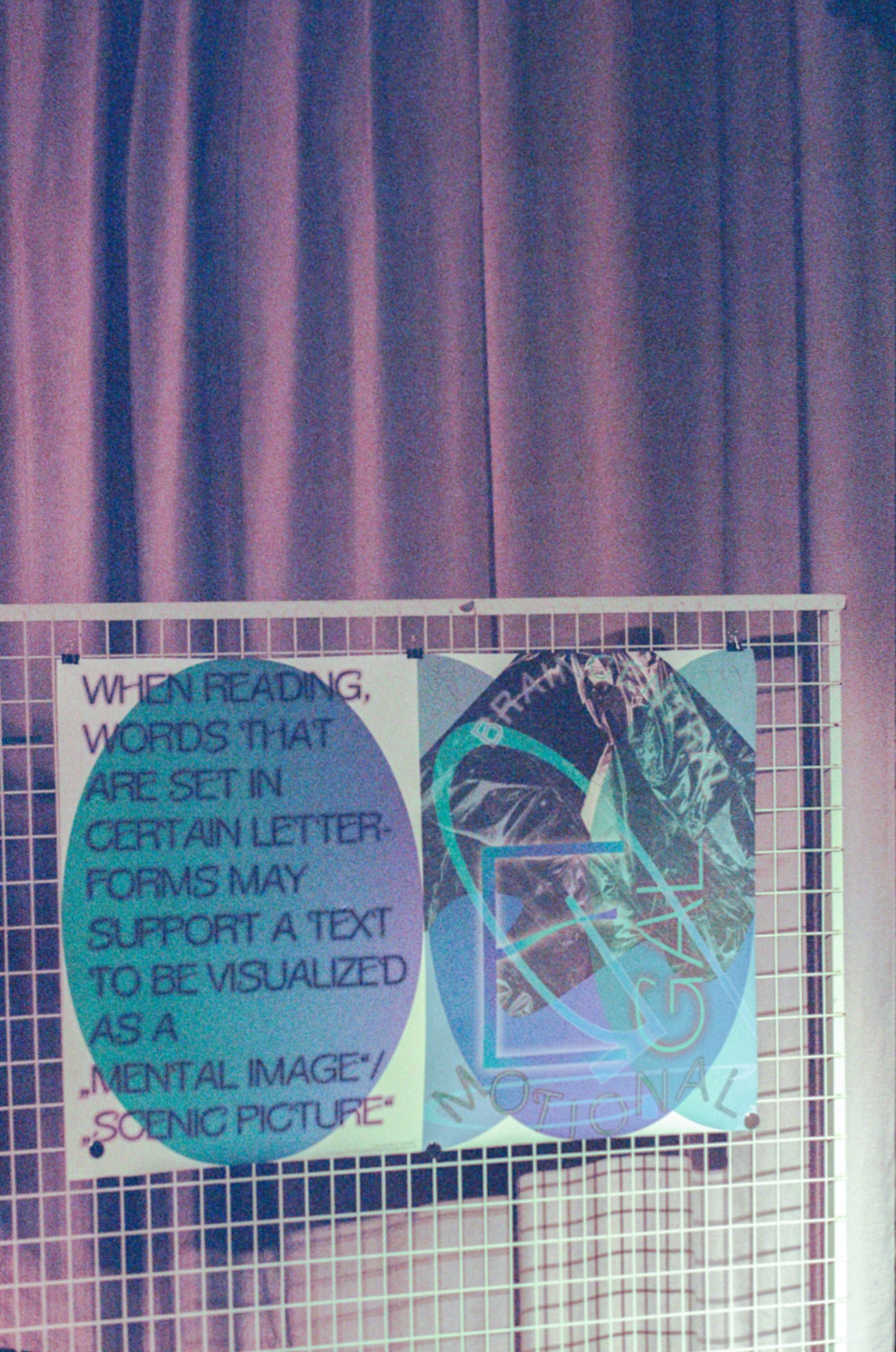 Poster + Emotional-Font Ein Plakat mit grafischen Elementen und Text in verschiedenen Schriftarten.